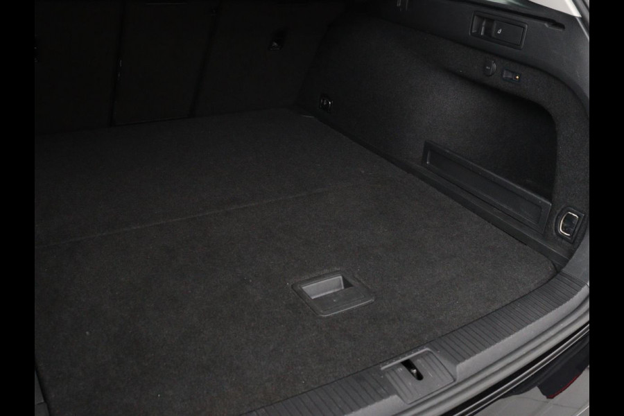 Volkswagen Passat 1.4 TSI PHEV GTE | Trekhaak | Stoelverwarming | Massage | Adaptive cruise | Carplay | Camera | Navigatie | Matrix LED | Virtual Cockpit
