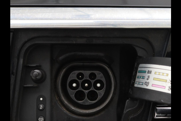 Volkswagen Passat 1.4 TSI PHEV GTE | Trekhaak | Stoelverwarming | Massage | Adaptive cruise | Carplay | Camera | Navigatie | Matrix LED | Virtual Cockpit