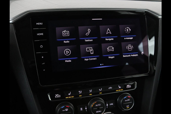 Volkswagen Passat 1.4 TSI PHEV GTE | Trekhaak | Stoelverwarming | Massage | Adaptive cruise | Carplay | Camera | Navigatie | Matrix LED | Virtual Cockpit