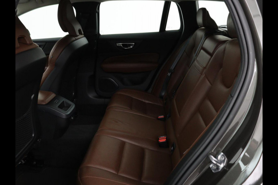 Volvo V60 2.0 T5 Inscription | Stoelventilatie | Leder | Trekhaak | Carplay | Adaptive cruise | Harman/Kardon | Achterbankverwarming | Full LED | Dodehoek detectie | Navigatie