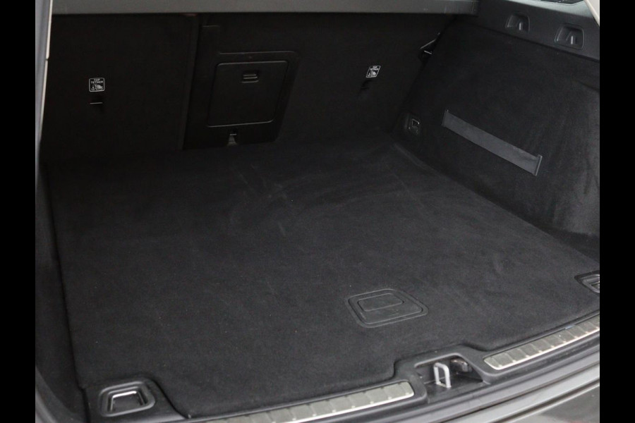Volvo V60 2.0 T5 Inscription | Stoelventilatie | Leder | Trekhaak | Carplay | Adaptive cruise | Harman/Kardon | Achterbankverwarming | Full LED | Dodehoek detectie | Navigatie