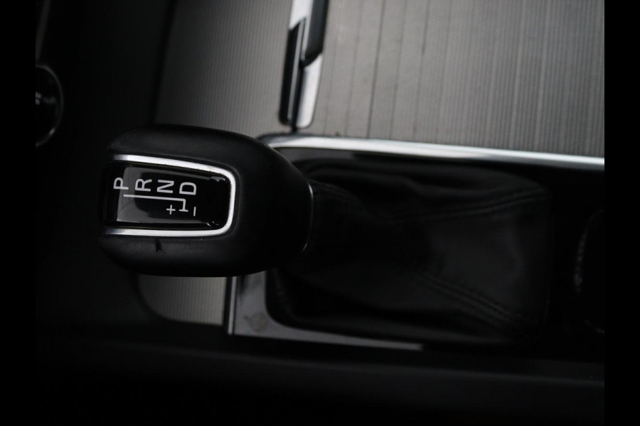 Volvo V60 2.0 T5 Inscription | Stoelventilatie | Leder | Trekhaak | Carplay | Adaptive cruise | Harman/Kardon | Achterbankverwarming | Full LED | Dodehoek detectie | Navigatie
