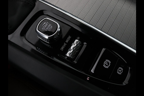 Volvo V60 2.0 T5 Inscription | Stoelventilatie | Leder | Trekhaak | Carplay | Adaptive cruise | Harman/Kardon | Achterbankverwarming | Full LED | Dodehoek detectie | Navigatie