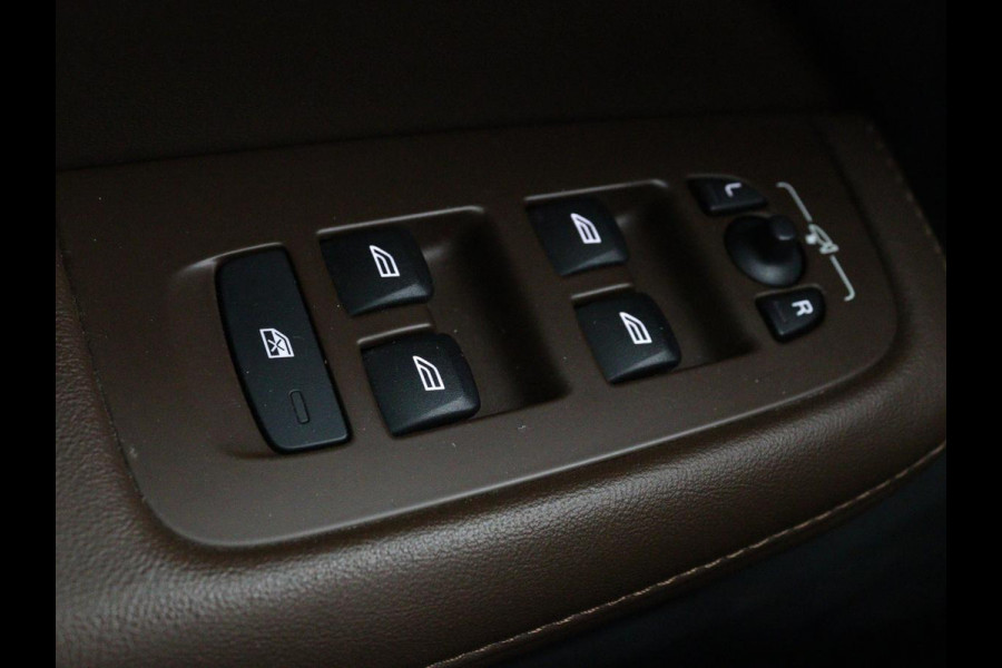 Volvo V60 2.0 T5 Inscription | Stoelventilatie | Leder | Trekhaak | Carplay | Adaptive cruise | Harman/Kardon | Achterbankverwarming | Full LED | Dodehoek detectie | Navigatie