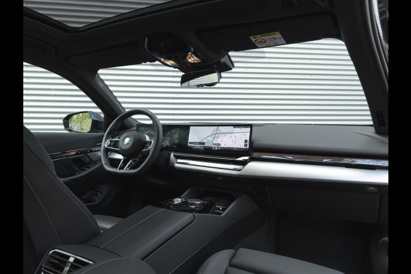 BMW i5 Touring eDrive40 M-Sport Pro - Pano - Onderstel Prof - Stoelventilatie