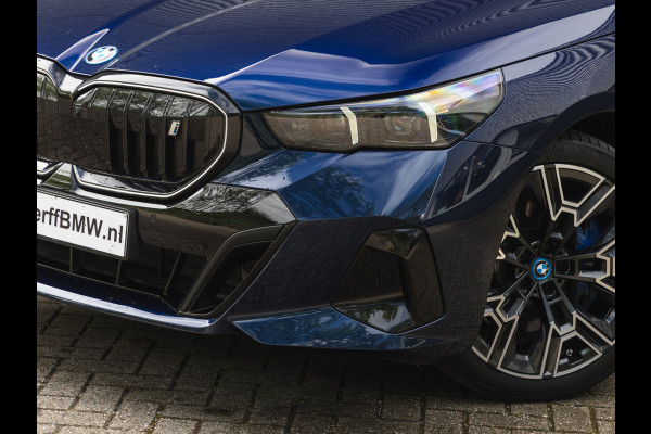 BMW i5 Touring eDrive40 M-Sport Pro - Pano - Onderstel Prof - Stoelventilatie