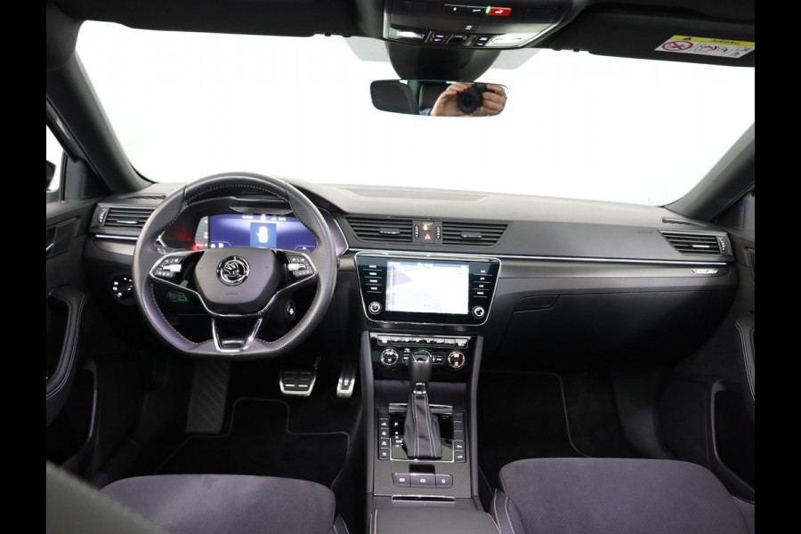 Škoda Superb Combi 1.4 TSI iV Sportline Business 218 pk | Verlengde garantie | Navigatie | Panoramadak | Parkeersensoren | Achteruitrijcamera | Stoelverwarming v/a |