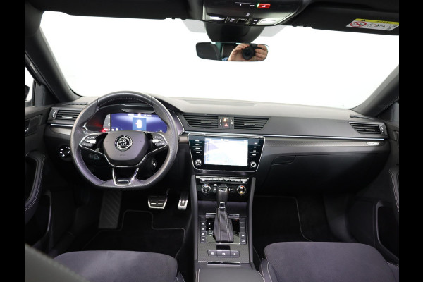 Škoda Superb Combi 1.4 TSI iV Sportline Business 218 pk | Verlengde garantie | Navigatie | Panoramadak | Parkeersensoren | Achteruitrijcamera | Stoelverwarming v/a |