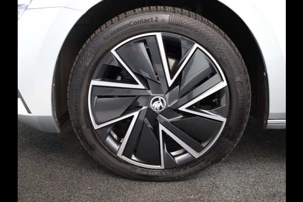 Škoda Superb Combi 1.4 TSI iV Sportline Business 218 pk | Verlengde garantie | Navigatie | Panoramadak | Parkeersensoren | Achteruitrijcamera | Stoelverwarming v/a |