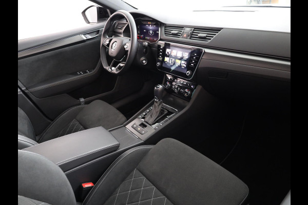 Škoda Superb Combi 1.4 TSI iV Sportline Business 218 pk | Verlengde garantie | Navigatie | Panoramadak | Parkeersensoren | Achteruitrijcamera | Stoelverwarming v/a |
