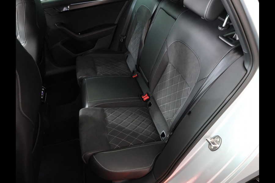 Škoda Superb Combi 1.4 TSI iV Sportline Business 218 pk | Verlengde garantie | Navigatie | Panoramadak | Parkeersensoren | Achteruitrijcamera | Stoelverwarming v/a |