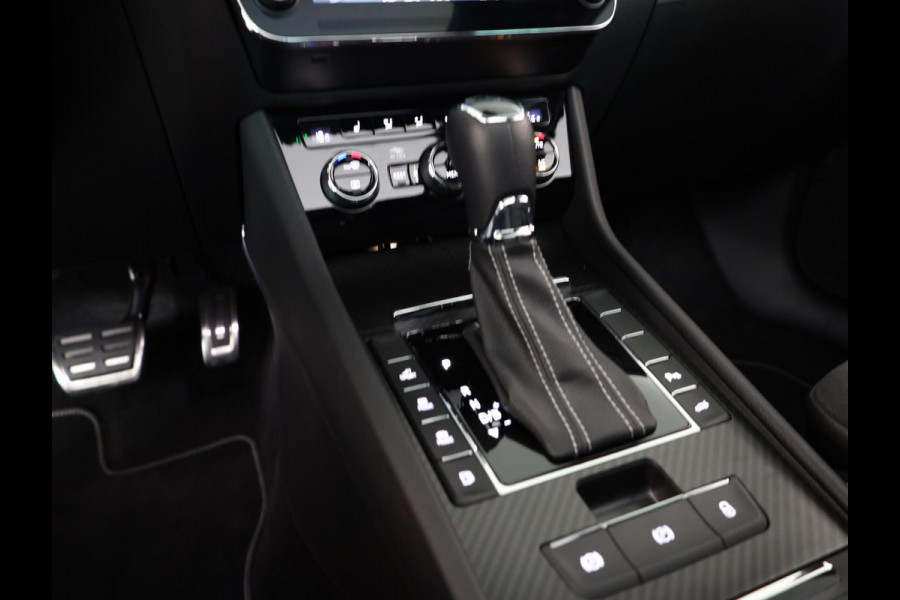 Škoda Superb Combi 1.4 TSI iV Sportline Business 218 pk | Verlengde garantie | Navigatie | Panoramadak | Parkeersensoren | Achteruitrijcamera | Stoelverwarming v/a |
