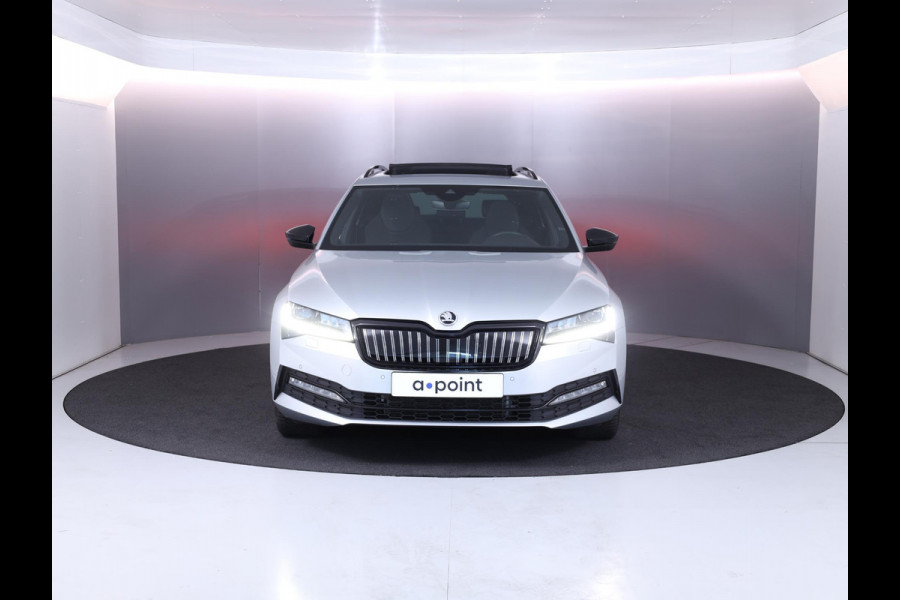 Škoda Superb Combi 1.4 TSI iV Sportline Business 218 pk | Verlengde garantie | Navigatie | Panoramadak | Parkeersensoren | Achteruitrijcamera | Stoelverwarming v/a |