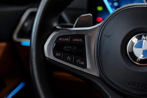 BMW 3 Serie Touring 320i High Executive M-sport |Pano|Memor|Head-Up|Trekhaak