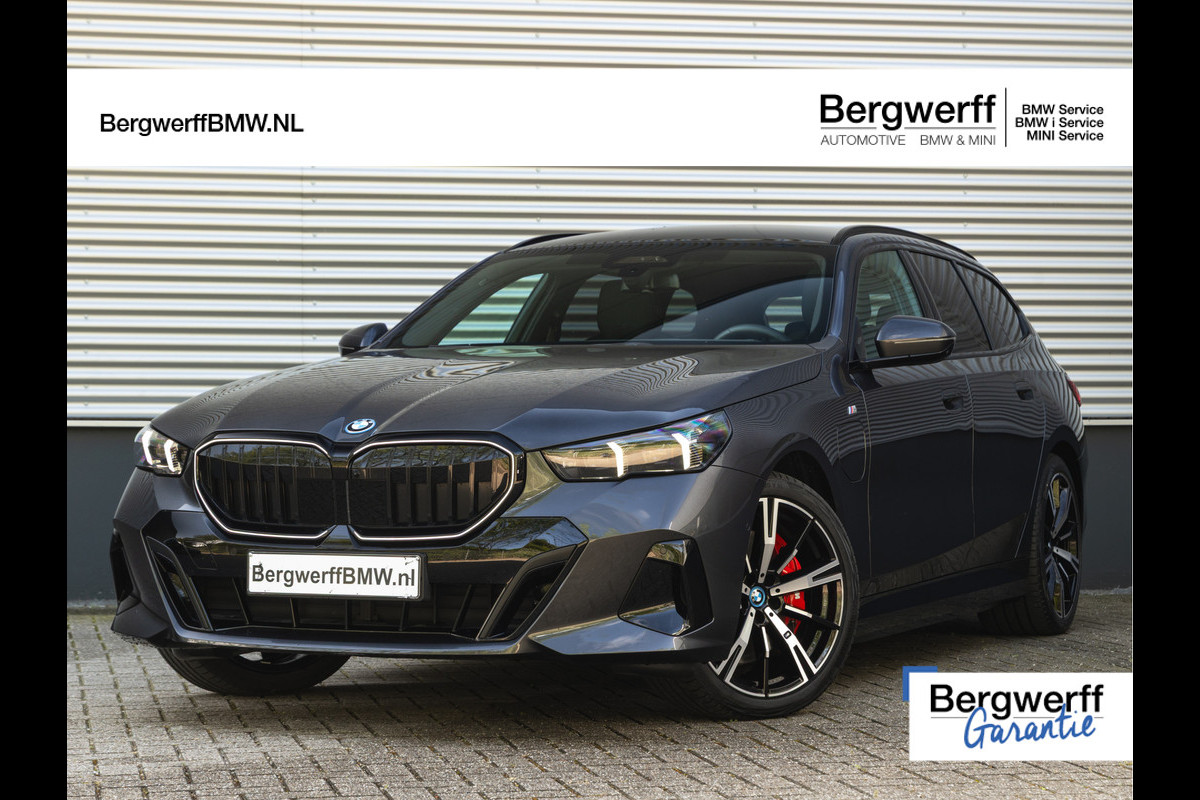 BMW 5 Serie Touring 550e xDrive M-Sport Pro - Pano - Onderstel Prof - Stoelventilatie - Head-up BMW 5 Serie Touring 550e xDrive M-Sport Pro - Pano - Onderstel Prof - Stoelventilatie - Head-up