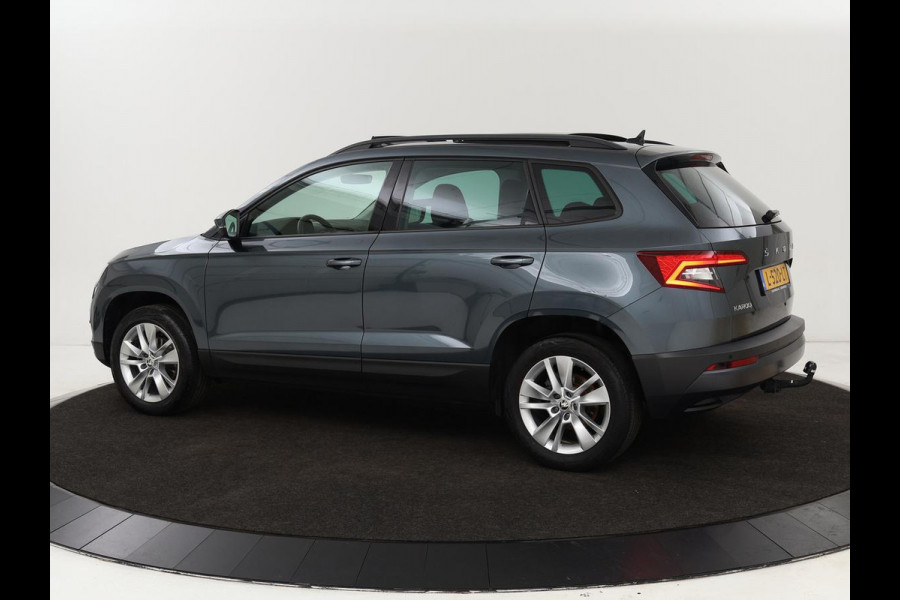 Škoda Karoq 1.0 TSI Business Edition | Panoramadak | Stoelverwarming | Trekhaak | Carplay | Navigatie | Climate control | Parkeerhulp | Cruise control