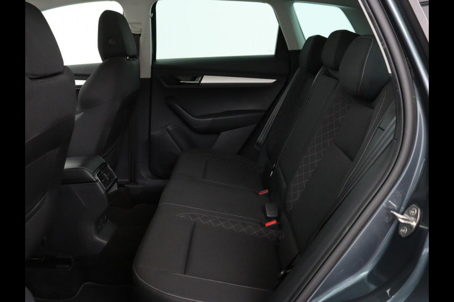 Škoda Karoq 1.0 TSI Business Edition | Panoramadak | Stoelverwarming | Trekhaak | Carplay | Navigatie | Climate control | Parkeerhulp | Cruise control