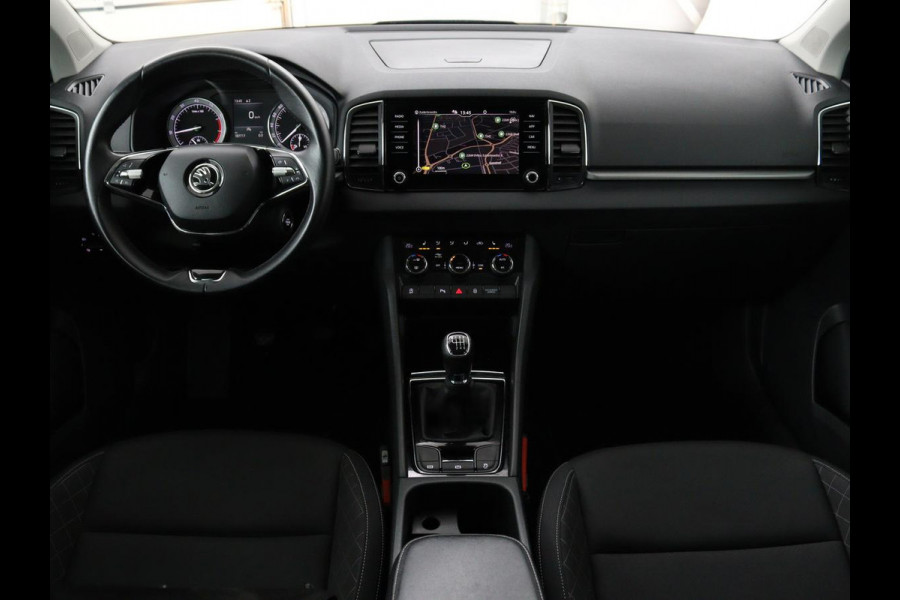 Škoda Karoq 1.0 TSI Business Edition | Panoramadak | Stoelverwarming | Trekhaak | Carplay | Navigatie | Climate control | Parkeerhulp | Cruise control