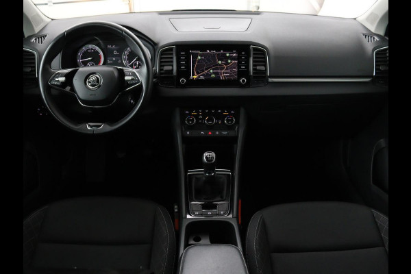Škoda Karoq 1.0 TSI Business Edition | Panoramadak | Stoelverwarming | Trekhaak | Carplay | Navigatie | Climate control | Parkeerhulp | Cruise control