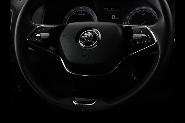 Škoda Karoq 1.0 TSI Business Edition | Panoramadak | Stoelverwarming | Trekhaak | Carplay | Navigatie | Climate control | Parkeerhulp | Cruise control