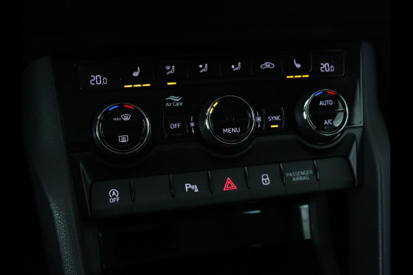 Škoda Karoq 1.0 TSI Business Edition | Panoramadak | Stoelverwarming | Trekhaak | Carplay | Navigatie | Climate control | Parkeerhulp | Cruise control