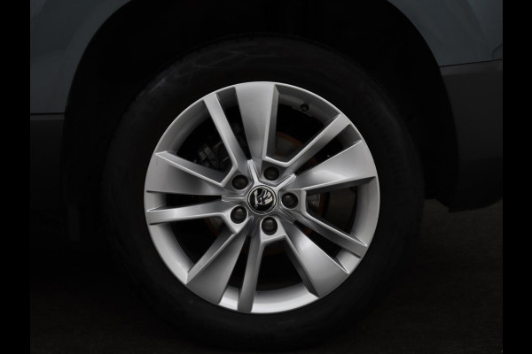Škoda Karoq 1.0 TSI Business Edition | Panoramadak | Stoelverwarming | Trekhaak | Carplay | Navigatie | Climate control | Parkeerhulp | Cruise control