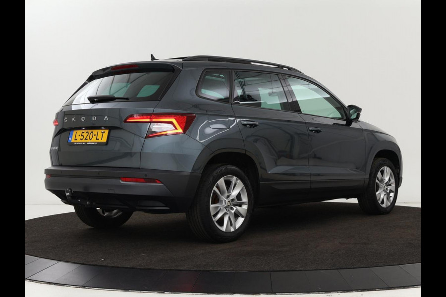 Škoda Karoq 1.0 TSI Business Edition | Panoramadak | Stoelverwarming | Trekhaak | Carplay | Navigatie | Climate control | Parkeerhulp | Cruise control