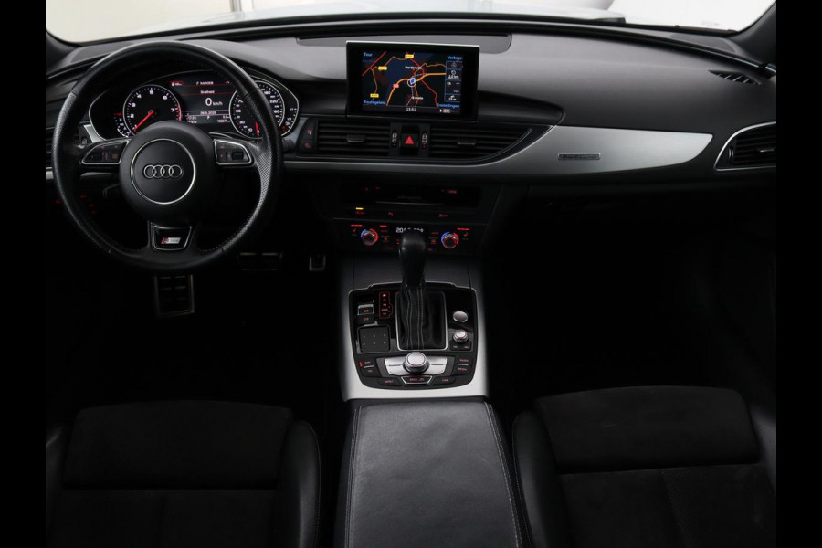 Audi A6 2.0 TFSI quattro S line | Stoelverwarming | Trekhaak | Leder/Alcantara | Camera | Navigatie | Achterbankverwarming | 20'' lichtmetalen velgen | Xenon | Parkeerhulp | Bluetooth