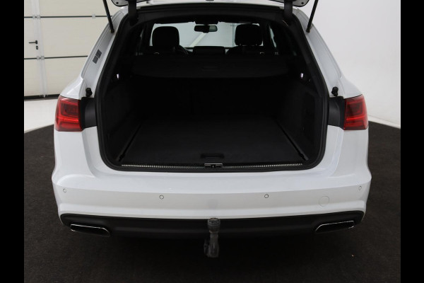 Audi A6 2.0 TFSI quattro S line | Stoelverwarming | Trekhaak | Leder/Alcantara | Camera | Navigatie | Achterbankverwarming | 20'' lichtmetalen velgen | Xenon | Parkeerhulp | Bluetooth