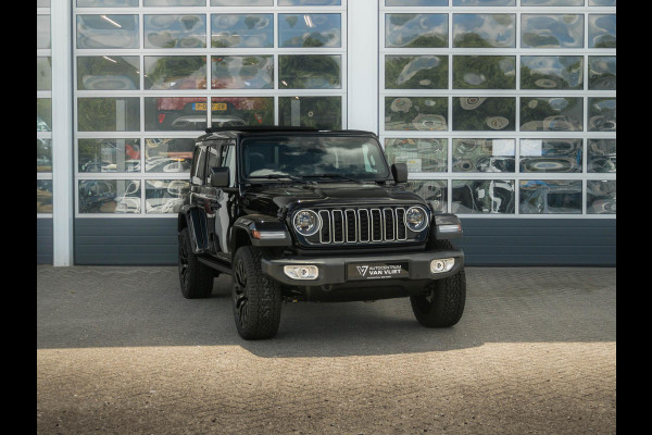 Jeep Wrangler Unlimited 4xe 380 Sahara | Uit voorraad leverbaar | MY25 | Sky One-Touch Power Soft Top | 22" Brute velgen | Geel kenteken !