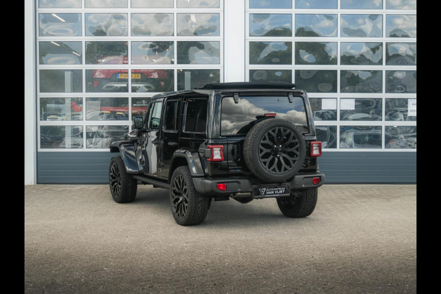 Jeep Wrangler Unlimited 4xe 380 Sahara | Uit voorraad leverbaar | MY25 | Sky One-Touch Power Soft Top | 22" Brute velgen | Geel kenteken !