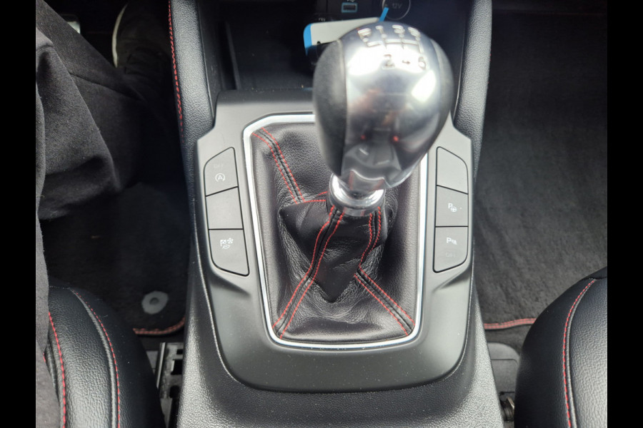 Ford Kuga 1.5 EcoBoost StxLine, airco,cruise,navigatie/camera.stoel/stuur/achterbank verwarmingparkeersensoren,