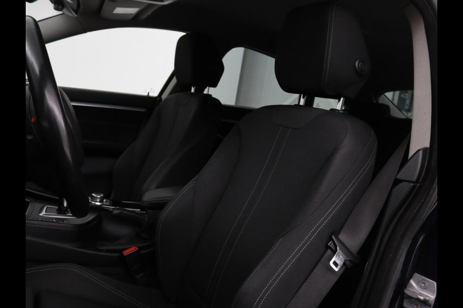 BMW 4 Serie Gran Coupé 420i Sport Line | Stoelverwarming | Full LED | Sportstoelen | Bluetooth | Climate control | Parkeerhulp | Cruise control