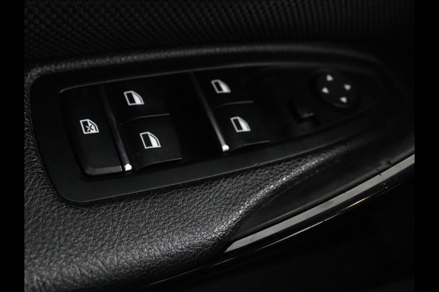 BMW 4 Serie Gran Coupé 420i Sport Line | Stoelverwarming | Full LED | Sportstoelen | Bluetooth | Climate control | Parkeerhulp | Cruise control