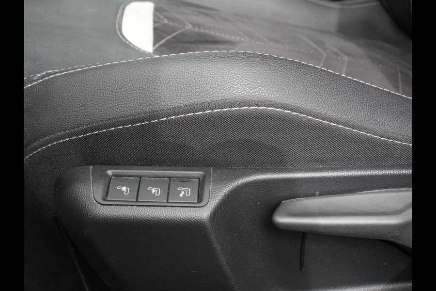 Opel Mokka 1.2 Turbo 130pk Automaat Ultimate Navigatie Apple Carplay/Android Auto Camera Parkeersensoren achter Crusie Control Stoel-en stuurverwarming Ledverlichting Getinte ramen Climate Control