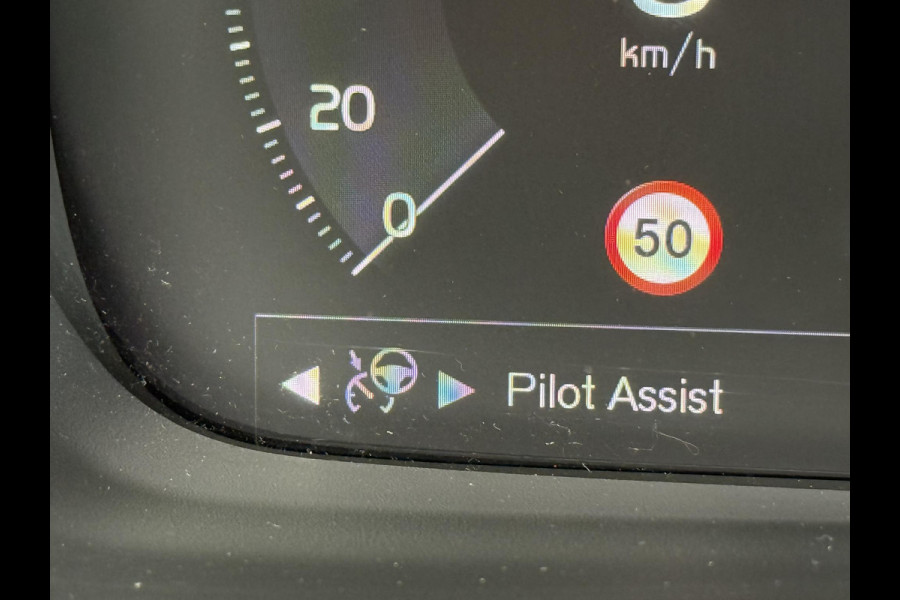 Volvo XC40 2.0 T4 190 PK AUT. Pano|El.Trekhaak|AutoPilot