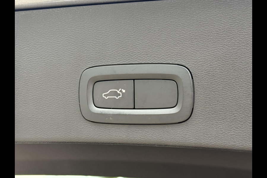 Volvo XC40 2.0 T4 190 PK AUT. Pano|El.Trekhaak|AutoPilot