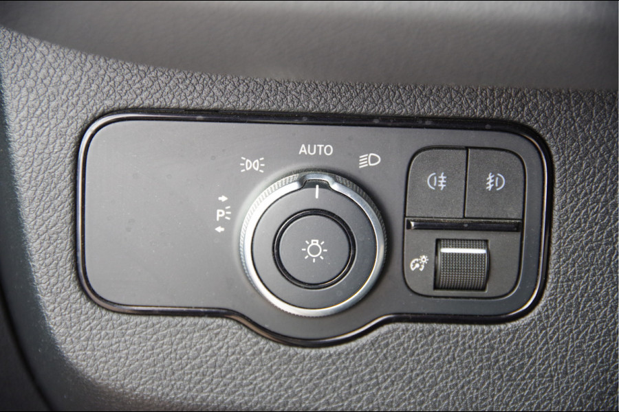 Mercedes-Benz Sprinter 319 3.0 V6 CDI L2H2 AUT. LED, ADAPT. CRUISE, 3.5T TREKHAAK, 38.000KM! 360 CAMERA, MBUX 10.25'', CLIMA, STOELVERWARMING, STANDKAC