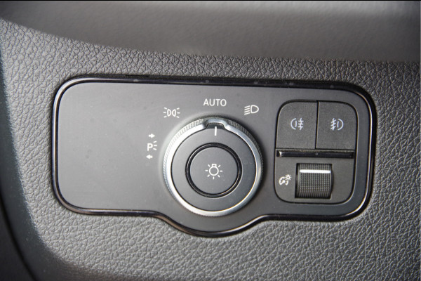 Mercedes-Benz Sprinter 319 3.0 V6 CDI L2H2 AUT. LED, ADAPT. CRUISE, 3.5T TREKHAAK, 38.000KM! 360 CAMERA, MBUX 10.25'', CLIMA, STOELVERWARMING, STANDKAC