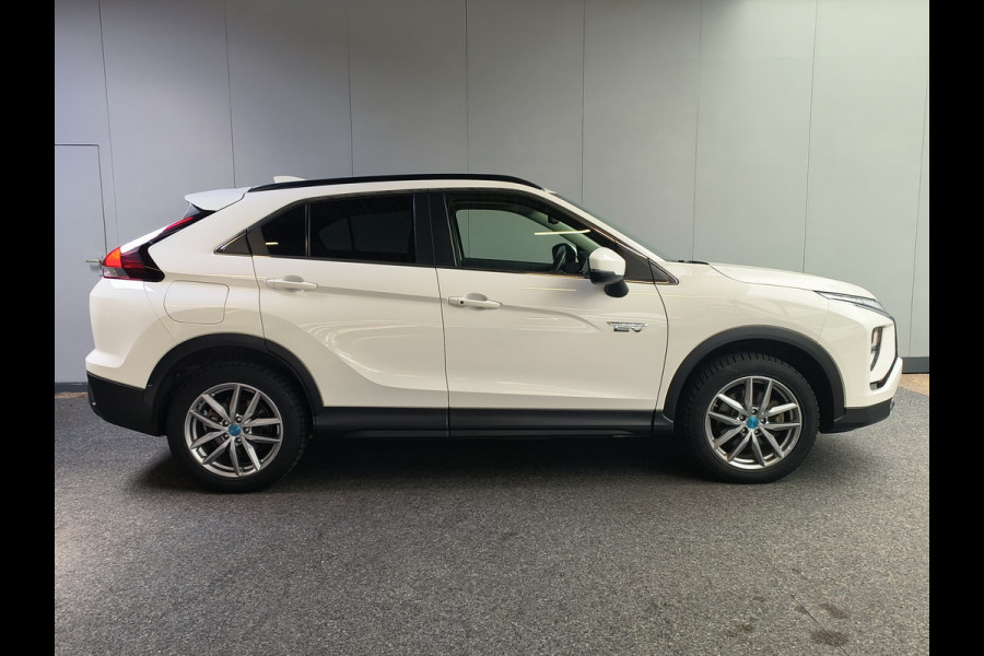 Mitsubishi Eclipse Cross 2.4 PHEV Intense Rijklaar + 12 maanden Bovag-garantie Henk Jongen Auto's in Helmond,  al 50 jaar service zoals 't hoort!