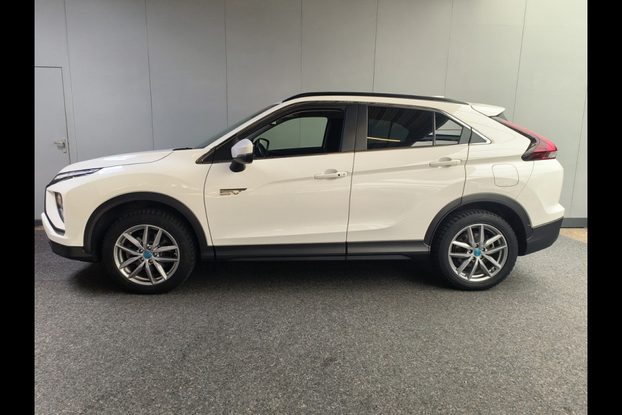 Mitsubishi Eclipse Cross 2.4 PHEV Intense Rijklaar + 12 maanden Bovag-garantie Henk Jongen Auto's in Helmond,  al 50 jaar service zoals 't hoort!
