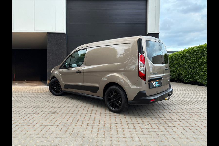 Ford Transit Connect 1.5 EcoBlue L1 - Automaat - Trekhaak - Carplay - 3 pers