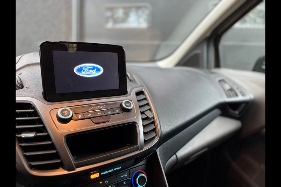 Ford Transit Connect 1.5 EcoBlue L1 - Automaat - Trekhaak - Carplay - 3 pers