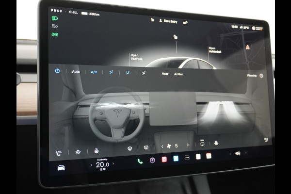 Tesla Model Y RWD 58kWh Lmv 19" Warmtepomp LFP-Accu Autopilot FSD-Computer 3 Leder Panoramadak Elektr.Stuur+Stoel+Verwarmd Navi Ecc Premium Au Camera's Elektr.AchterKlep Parkeer Assistent 2xContactloos-laden Sentry-Mode PrivacyGlas Bluetooth Dodehoek detector Connected services AMD-Ryzen Processor 1.600kg trekvermogen Origineel Nederlandse Auto Fabrieksgarantie t/m 31-12-2026 Garantie op Accu en Motor tot 04-08-2031 max. 160.000km 1e particuliere eigenaar!
