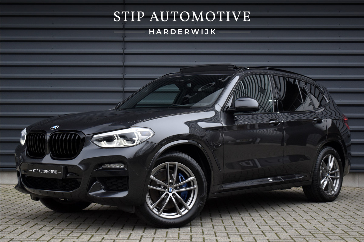 BMW X3 xDrive30e High Executive M Sport | Panoramadak | Camera | Adaptief Onderstel | CarPlay | Adaptive LED | Donker Getint Glas | BMW X3 xDrive30e High Executive M Sport | Panoramadak | Camera | Adaptief Onderstel | CarPlay | Adaptive LED | Donker Getint Glas |