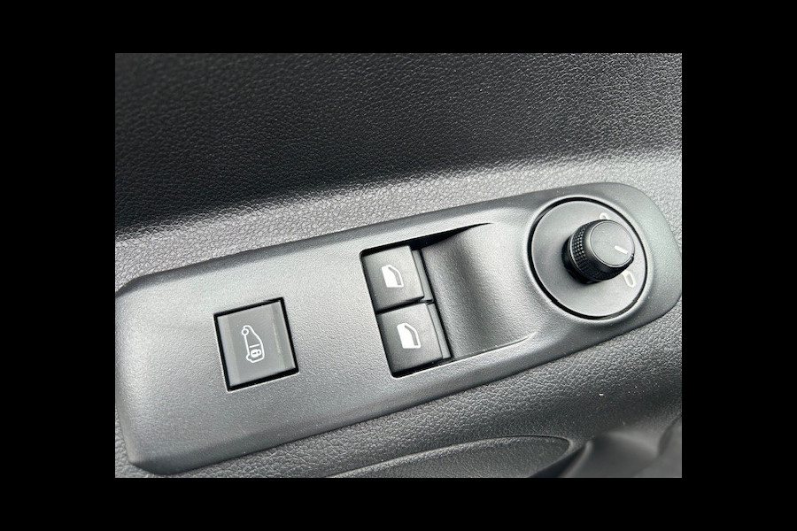 Citroën Berlingo 1.2 PureTech Club AIRCO I NAVIGATIE I APPLE CARPLAY I PDC I MULTIMEDIA I BETIMMERING LAADRUIMTE