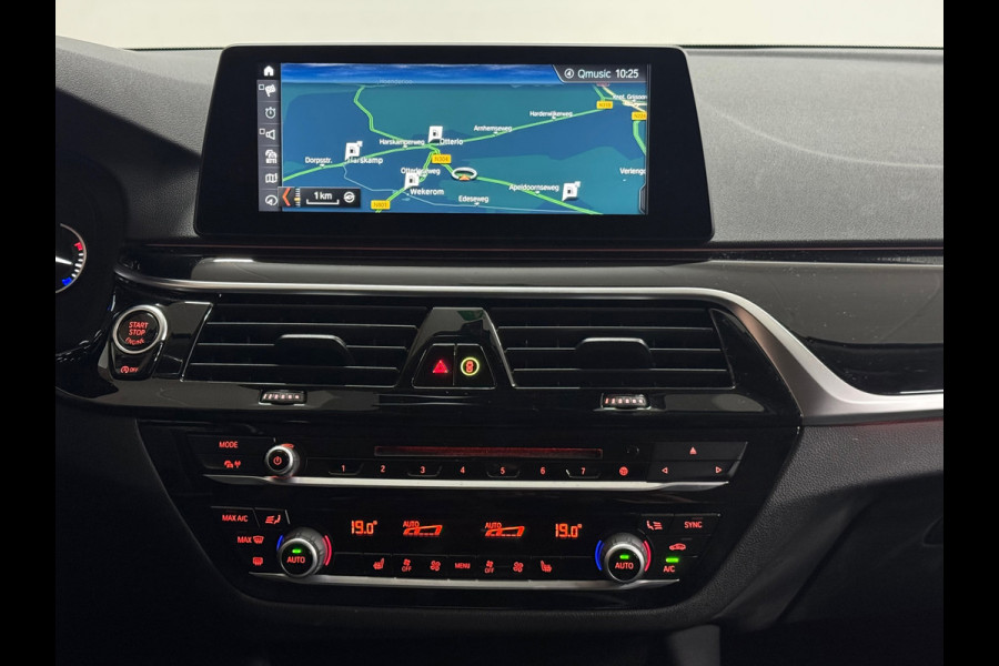 BMW 5 Serie Touring 520i High Executive Sportline | Leer | 360° Camera | Trekhaak