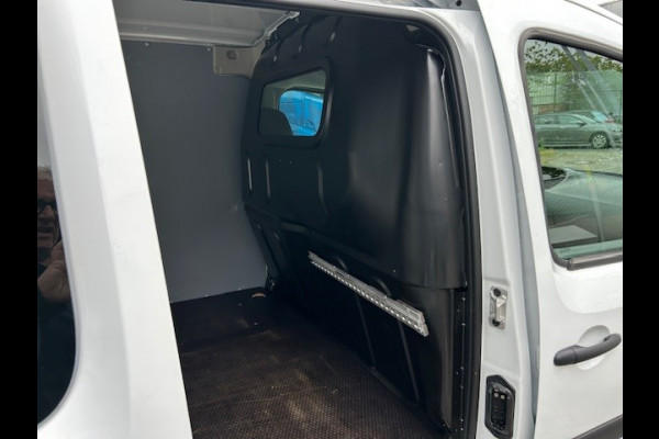 Renault Kangoo 1.5 dCi 75 Energy Comfort AIRCO I MULTIMEDIA I TREKHAAK I 1e EIGENAAR I COMPLETE ONDERHOUDSHISTORIE