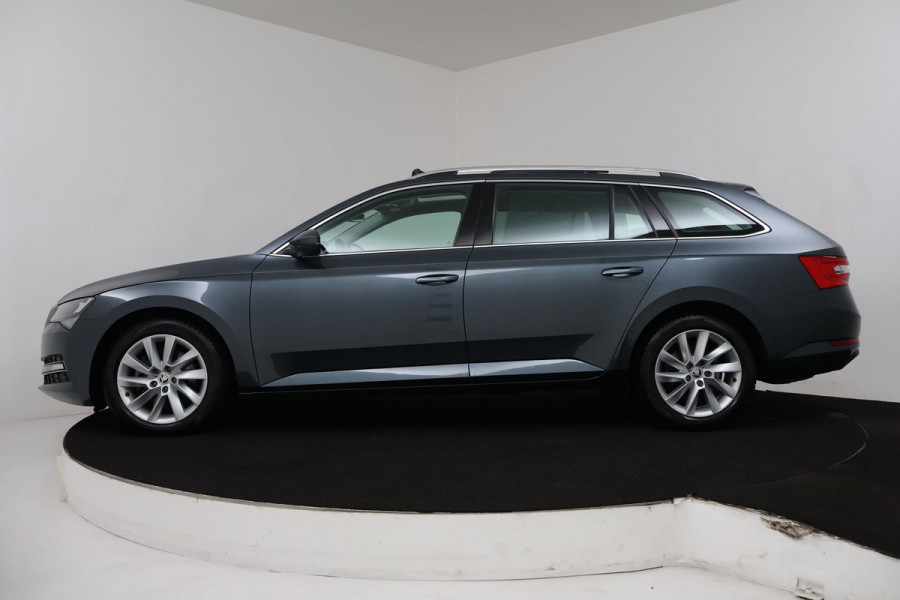 Škoda Superb Combi 1.5 TSI ACT Business Edition (PANORAMADAK, STOELVERWARMING, CAMERA, ELEKTR STOELEN, CRUISE, NL-AUTO)