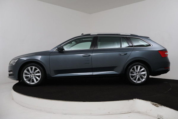 Škoda Superb Combi 1.5 TSI ACT Business Edition (PANORAMADAK, STOELVERWARMING, CAMERA, ELEKTR STOELEN, CRUISE, NL-AUTO)